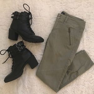 American Eagle Skinny Pant